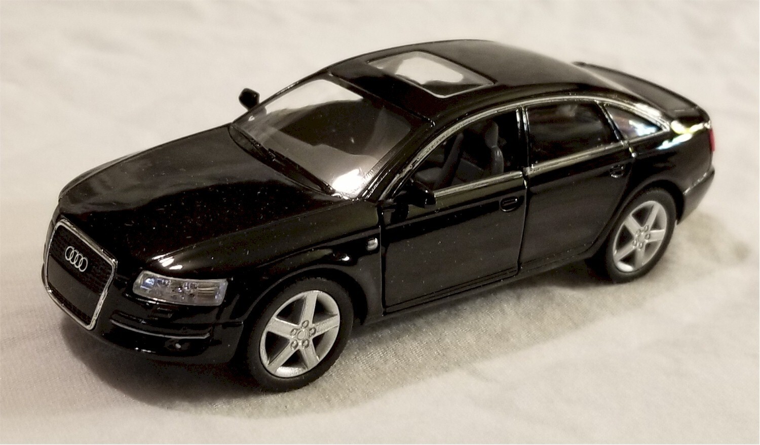 AUDI - ディーラー正規品　1/43 アウディ A6 セダン Myth Black Amazon | 1/43 アウディ A4 セダン ディーラー特注品 ミニカー