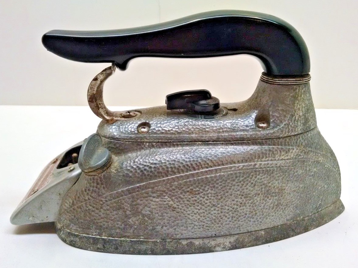 VINTAGE STEAM O MATIC WAVERLY TOOL Co B-300 OLD CLOTHES IRON MODEL