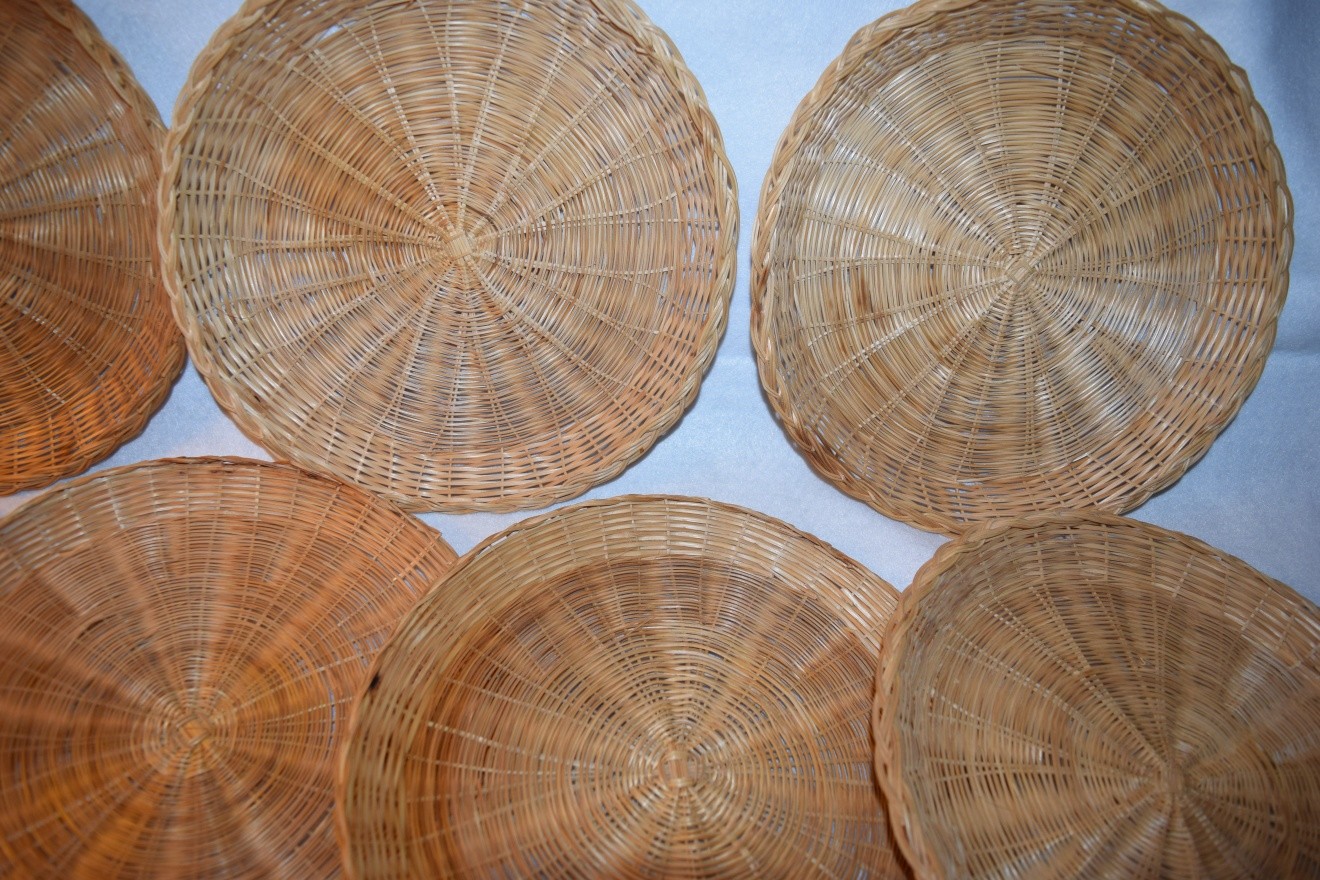 Vintage Wicker 9 1/2 in Paper Plate Holders Lot of 7 Picnic Camping