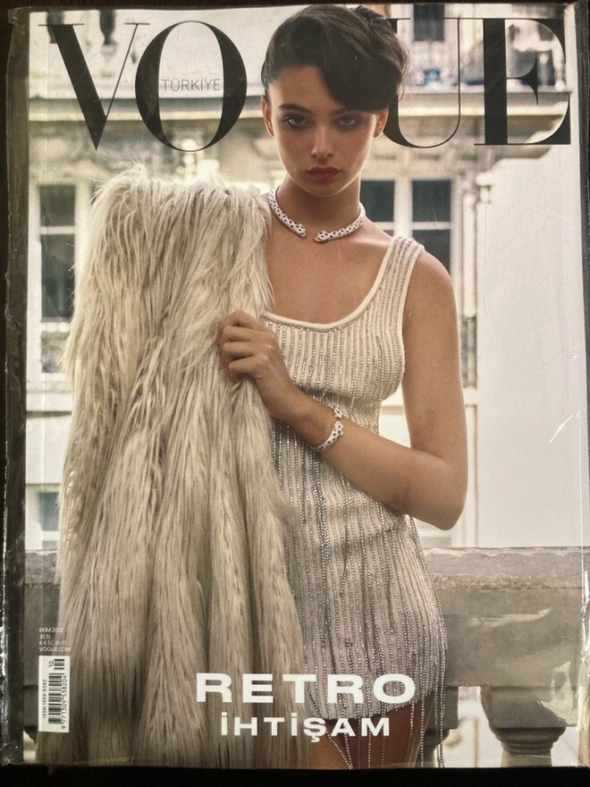 女性情報誌 Vogue Turkey Magazine April 2022 Vogue TURKEY V2 October 2022 Deva Cassel | eBay