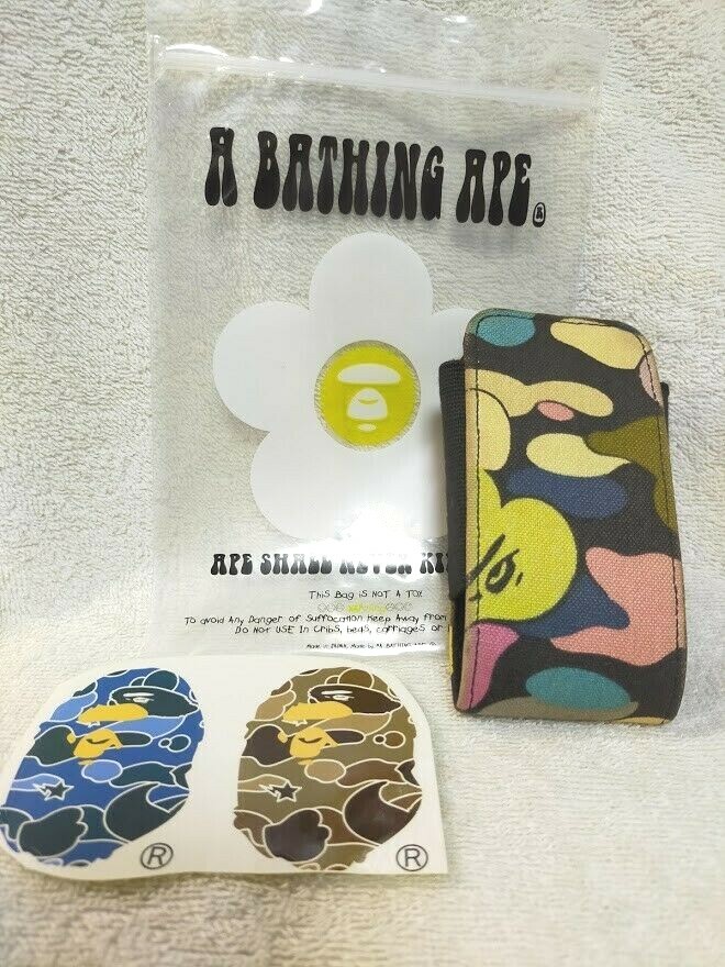 A BATHING APE マルチケース A BATHING APE マルチケース ポーチ ア ベイシング エイプ