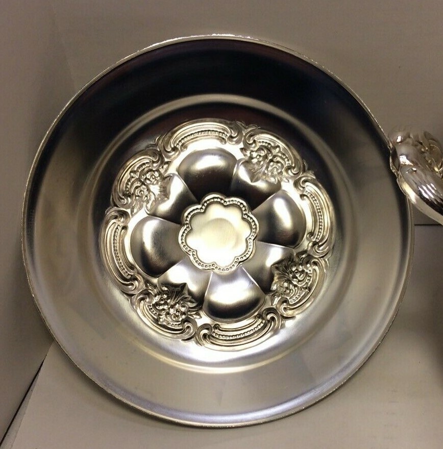 Oneida Silver Plate Ice Bucket Ornate Handles, Cover, Glass Liner Vintage