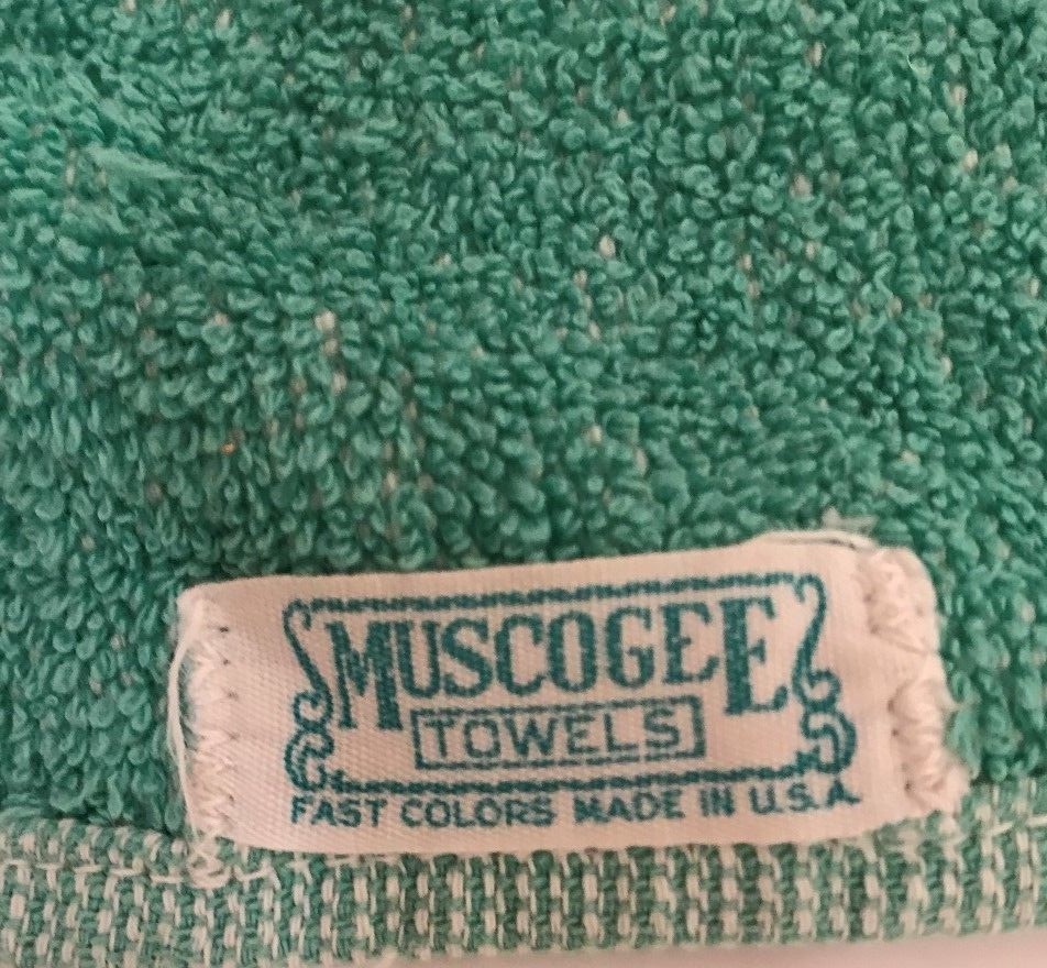 vintage 1960's bath towel green with white circles, Muscogee