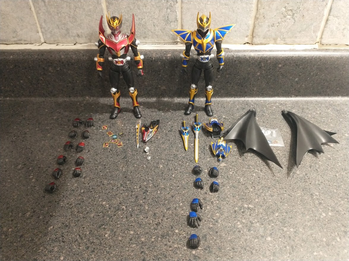 S.H. Figuarts Kamen Rider Ryuki Survive & Knight Survive