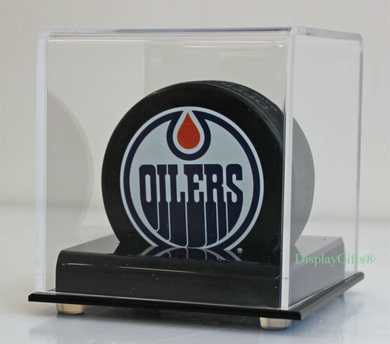 Hockey Puck Display Case Stand with UV Protection Cover