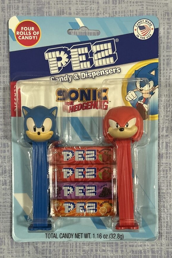 2023 PEZ Dispenser: CLASSIC  SONIC  & KNUCKLES 2 Pack  4 Rolls of Candy