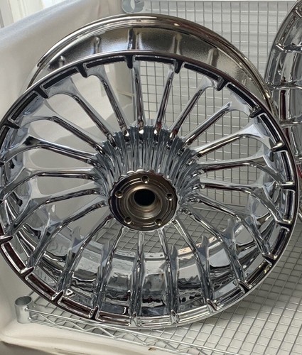 Harley CVO Turbine FXSB 2013 -22 Breakout 40900057A Wheel REAR