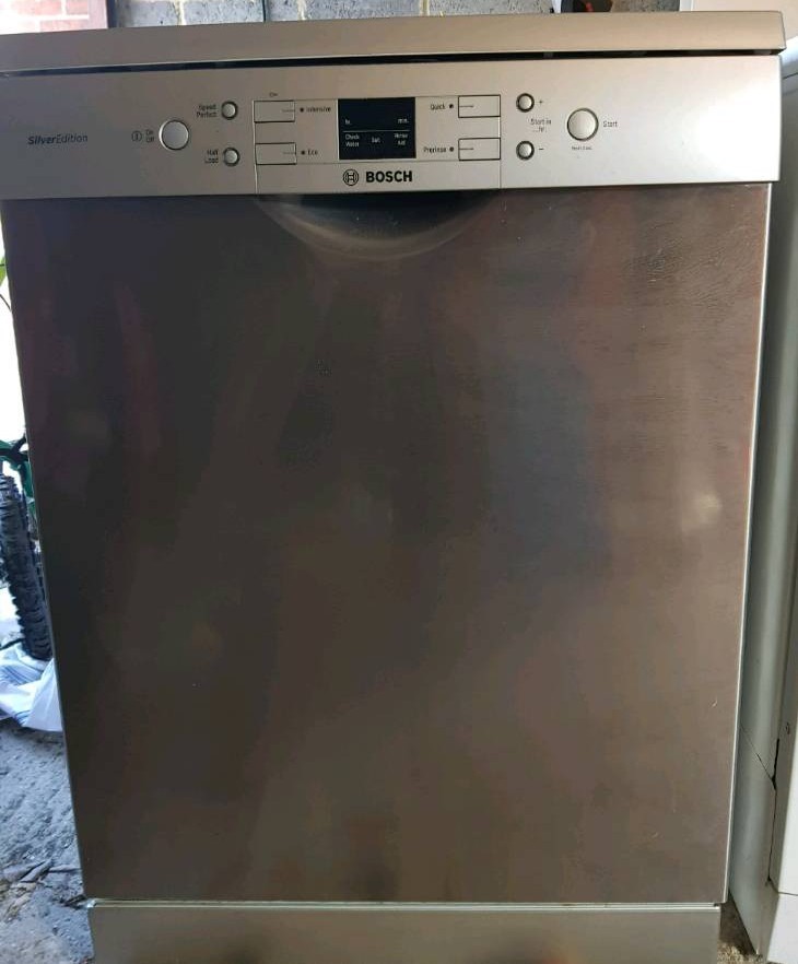 Bosch stainless Steel sms40a08gb silver dishwasher in Locks Heath