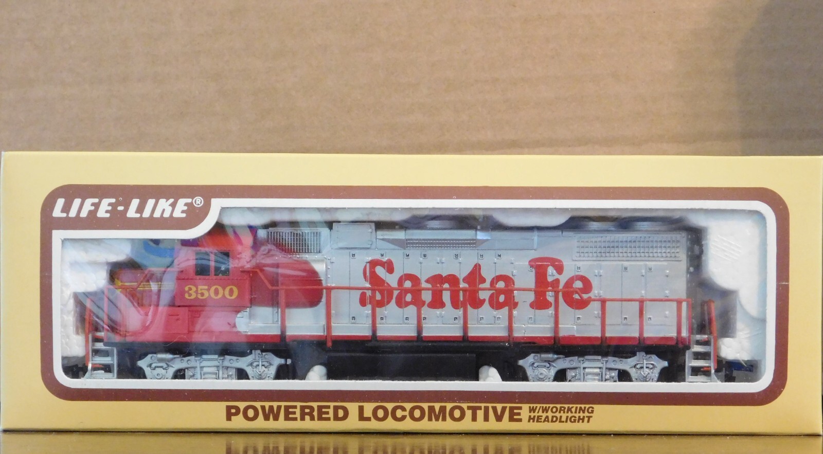 LIFE LIKE アメリカ型ディーゼル機関車　GP38-2 Santa Fe Life-Like GP38 Diesel Locomotive ~ SANTA FE ~ Rd# ATSF 3500