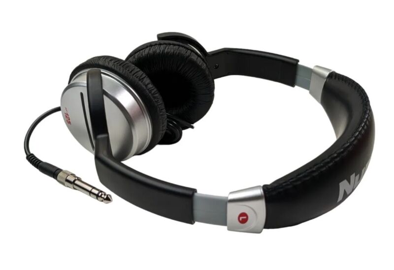 Numark HF125 | Ultra-Portable Professional DJ Headphones Оne Расk, Black/Silver 