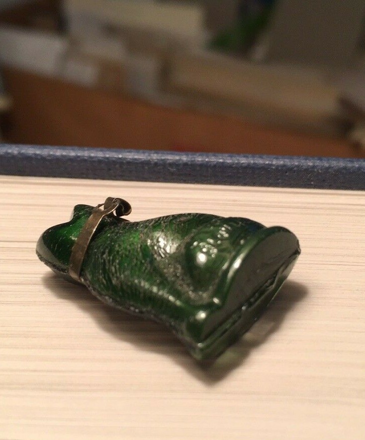 RARE GREEN MURANO ? GLASS CAT w/ EYES, COLLAR CRACKER JACK PRIZE CZECHOSLOVAKIA