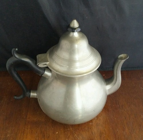 Vintage Royal Holland Pewter Sleepy Hollow Tea Pot 7 1/4 inches
