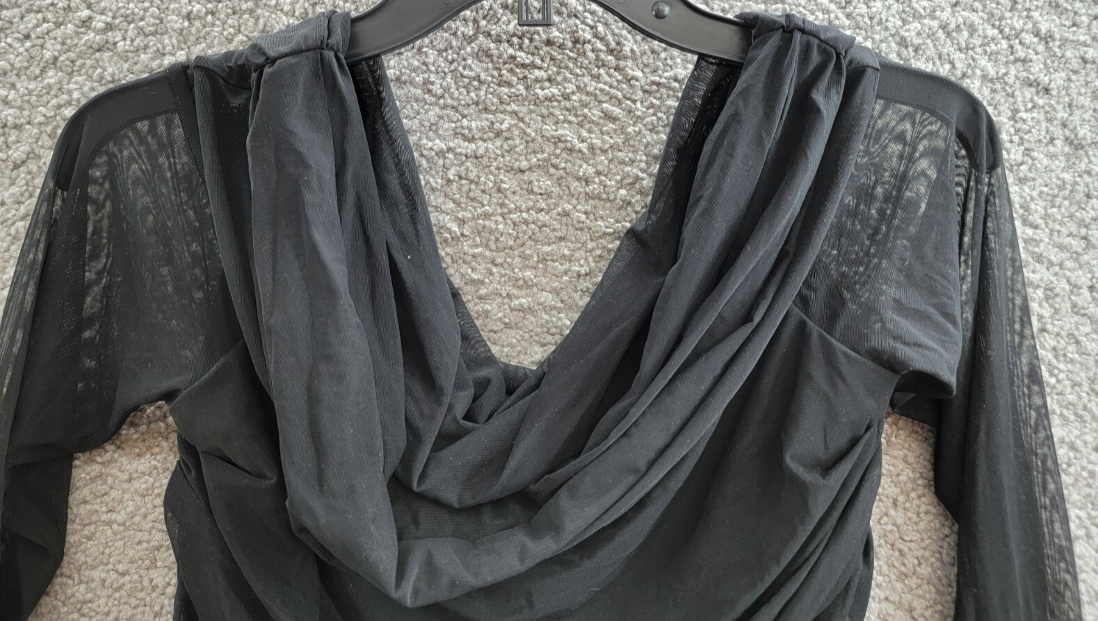 Alice + Olivia Isadola Off-the-Shoulder Ruched Top Women's L Black Long Sleeves~ - Picture 3 of 16