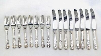 EIGHT SILVER PLATED CAKE FORKS & TEA KNIVES IN THE KING'S PATTERN