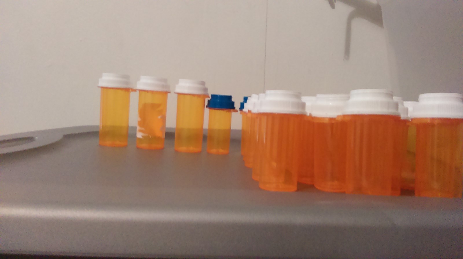 35 Empty Plastic Pill Bottles Crafts Fishing Medical Storage