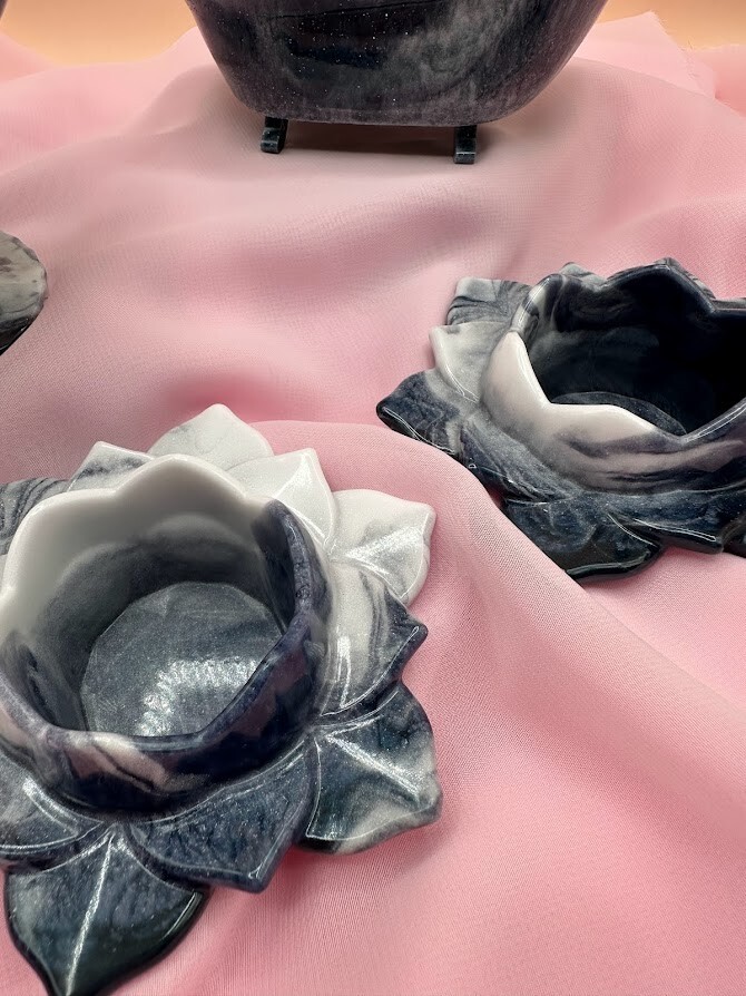 2 emerald candle holders, shell & tub trinket dish holders-gorgeous set