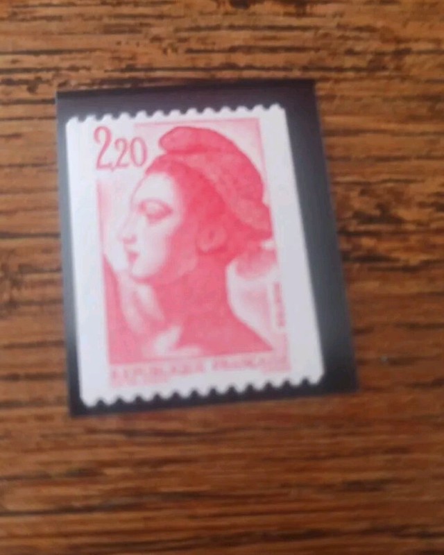 # Superbe VariÃTÃ LibertÃ Yt 2379 Maury 2385a 2  Bandes A Cheval  Neuf**