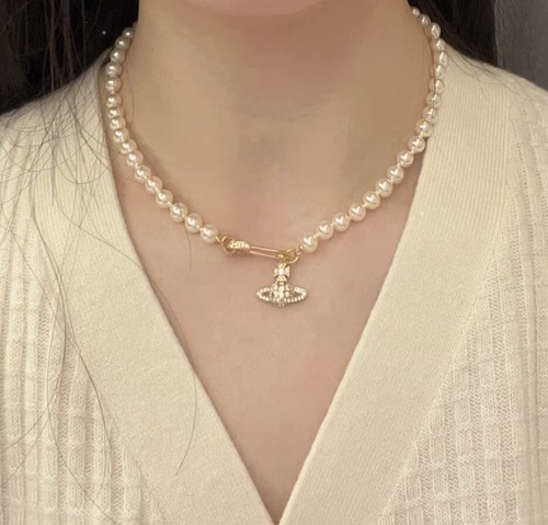 Vivienne Westwood NaNa Safety PIN Crystal ORB Chain pearl