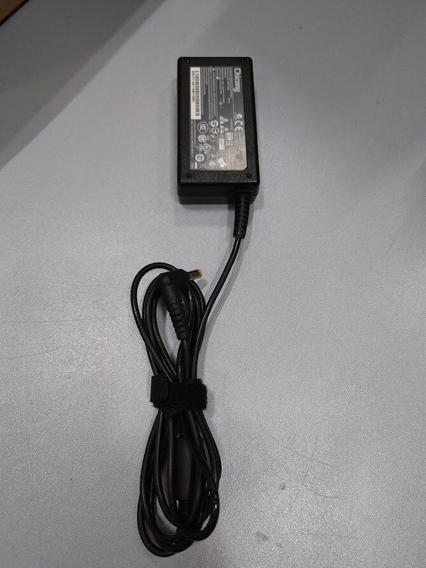 Chicony Cpa09-A065n1 Ac Adapter 19,0v 3,42a Gebraucht Funktioniert Ohne Netzk...