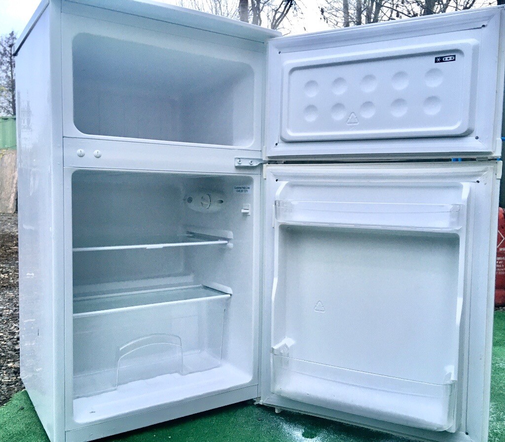 CURRYS SUPER ESSENTIAL UNDER COUNTER FRIDGE FREEZER FREE DELIVERY in