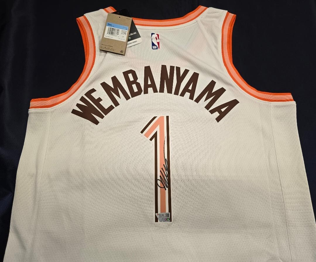 【PSA鑑定済】Victor Wembanyama 直筆サイン入りユニフォーム Victor Wembanyama Signed Inscribed “2023 #1 Pick” Spurs