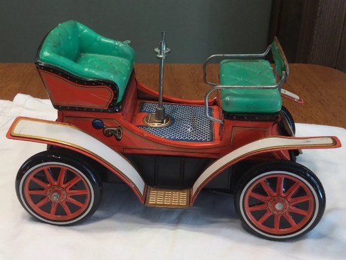 VTG - Reads “Century 1901” Tin Toy Buggy Battery Op Car! Japan,Nice Collectible!