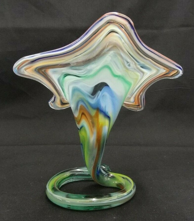 HAND BLOWN FLOWER SHAPED VASE SWIRLED GLASS SWIRL ART RAINBOW MULTI COLORED RARE