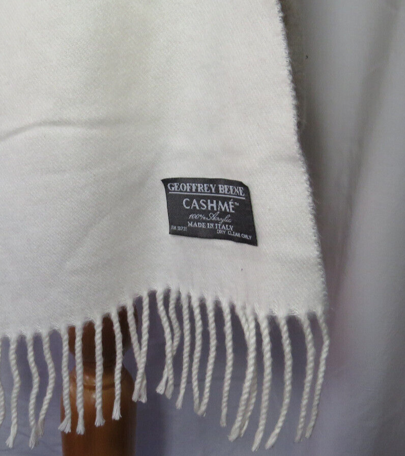 Geoffrey Beene Cashme Soft Scraf Italy