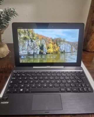 ASUS Transformer Book 10.1" (32GB SSD, Intel Atom 1.33 GHz, 2GB) Laptop