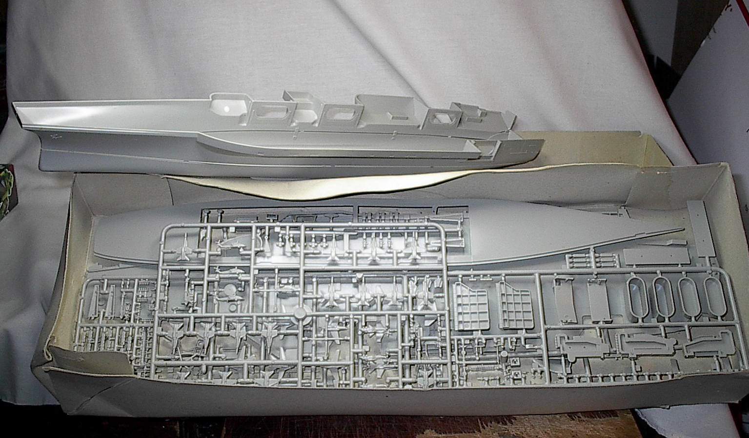 2002 ITALERI 1:720 SCALE MODEL KIT - U.S.S. ROOSEVELT - #5531- USED