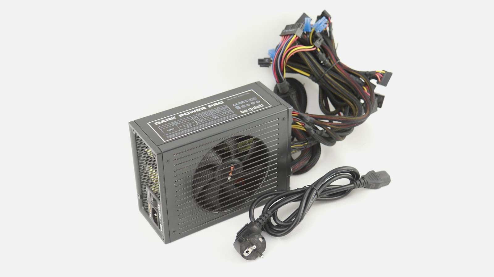 Be Quiet! Dark Power Pro P8 750 Watt 80 Plus Silver Kabelmanagement ATX Netzteil