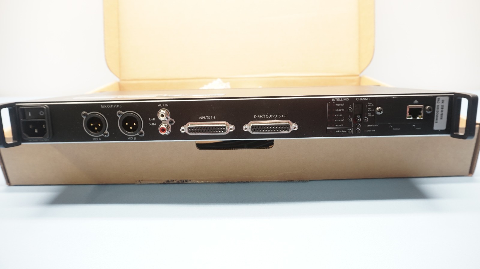 Shure SCM820-DB25 Digital Intellimix Automatic Mixer (18B)