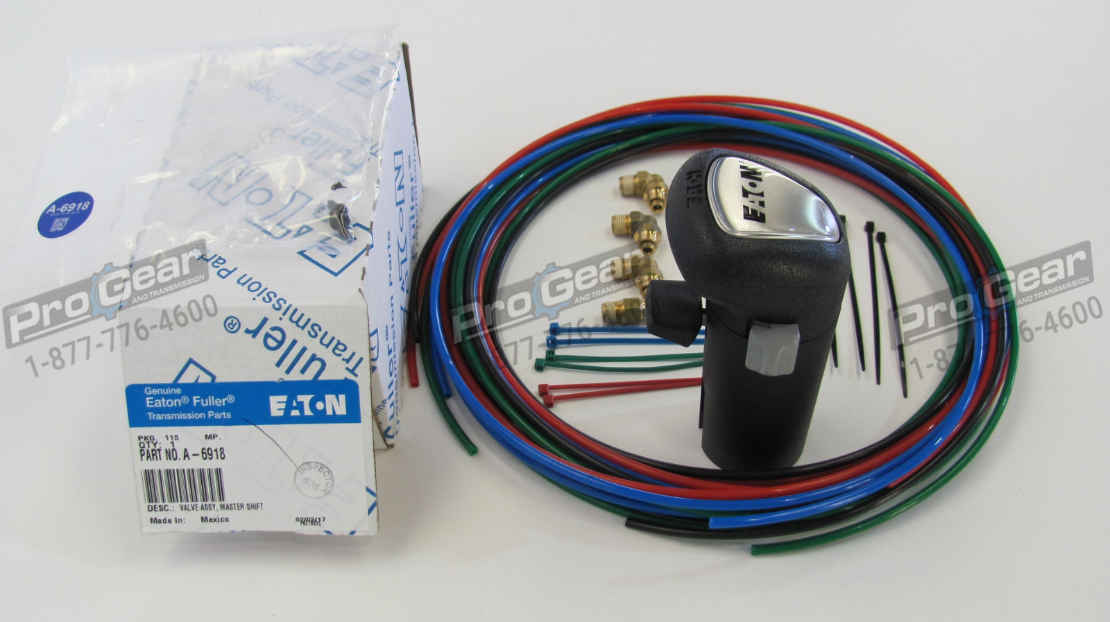 A6918 18 Speed Eaton Fuller Transmission Shift Knob and a 4