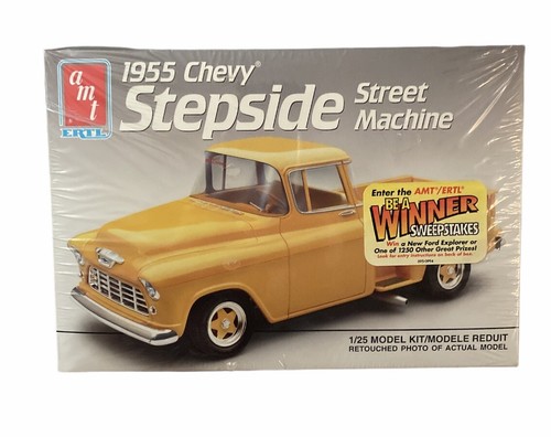 239＊■Revell '55 Chevy Street Machine1：25 Revell 1955 Chevy Bel Air Street Machine 2 in 1 1/25 Model