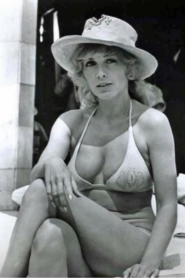Vintage Stella Stevens Photo 3841 Oddleys Strange & Bizarre
