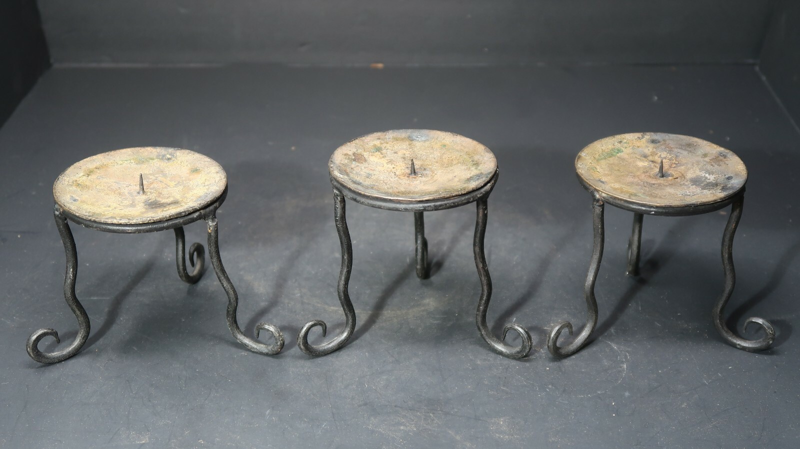 S With Scroll Legs Table Top Candle Holders