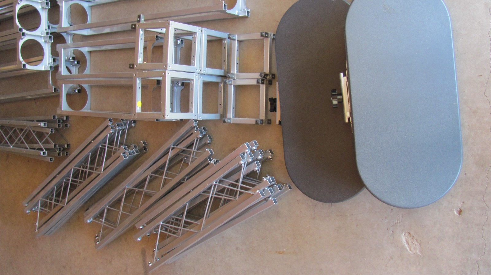 SKYLINE TRADE SHOW DISPLAY BOOTH ALUMINUM TRUSSES VERY NICE