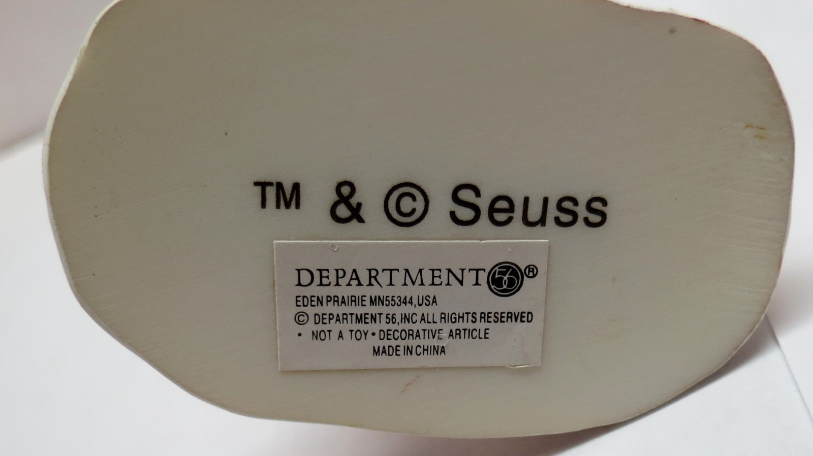 Department 56 Seuss Cindy Lou Who And Max Accessory / Ornament