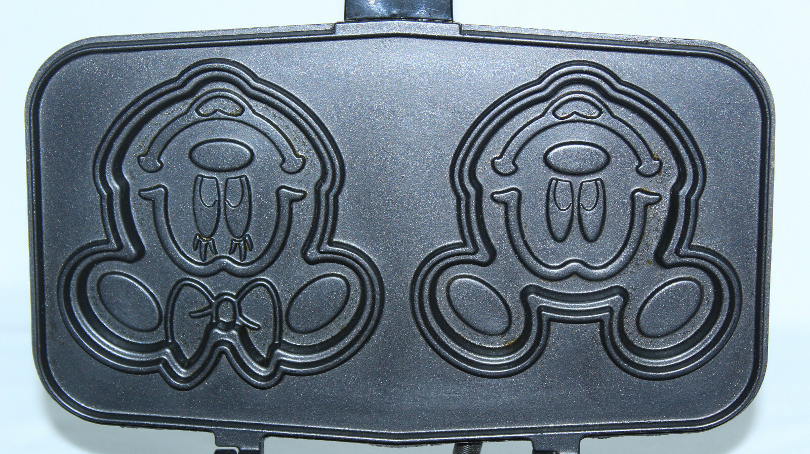 GORGEOUS VITANTONIO MICKEY & MINNIE MOUSE DISNEY SANDWICH MAKER 850 - VERY CLEAN