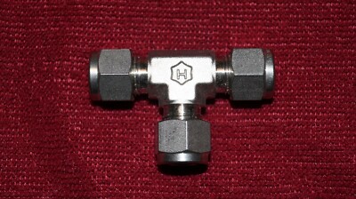 Let-Lok by Tube Union Tee 3/8 in. x 3/8 in. x 3/8 in. Tube OD  (764L_6-SS-3/8)