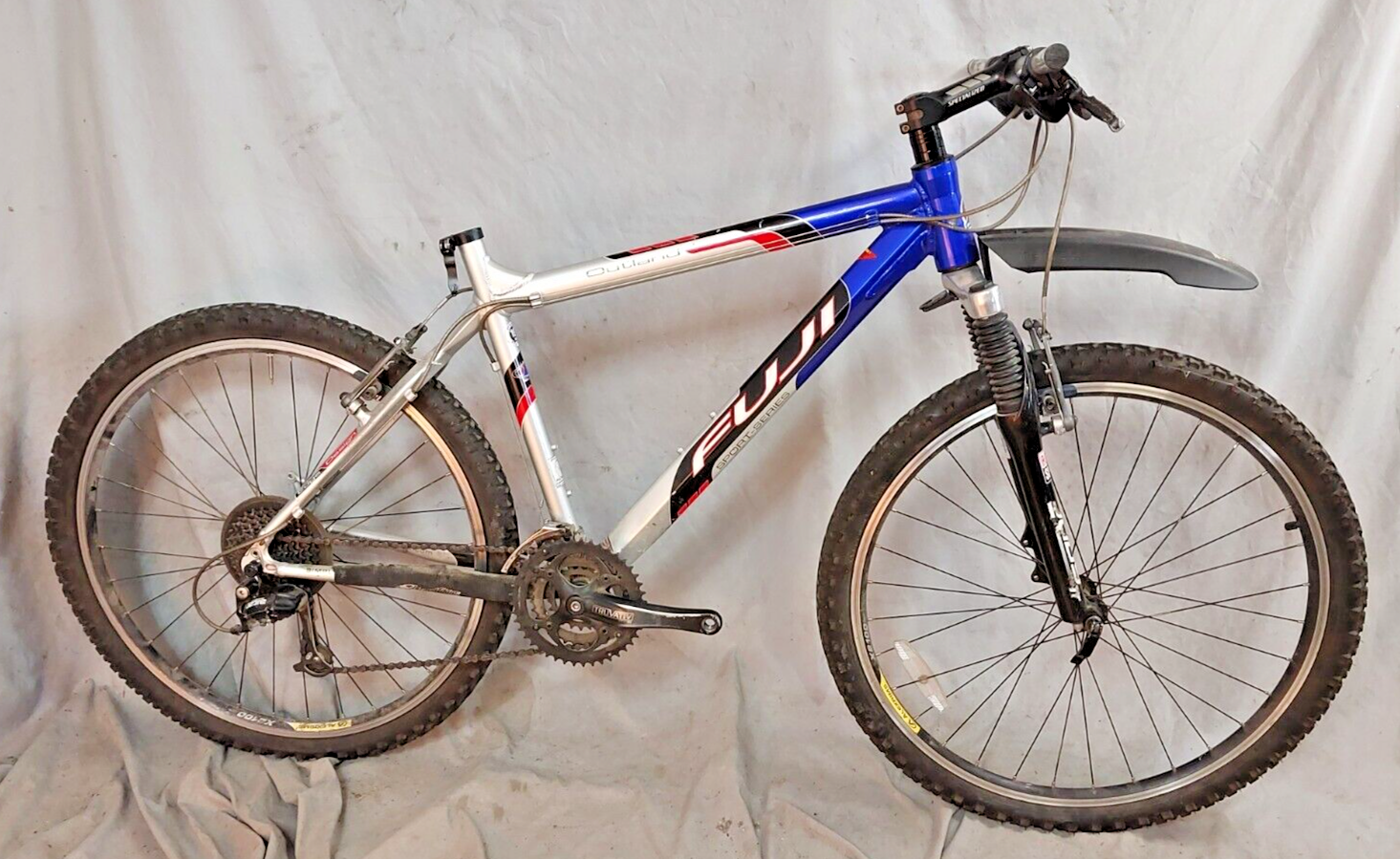2004 Fuji Outland MTB Bike 19