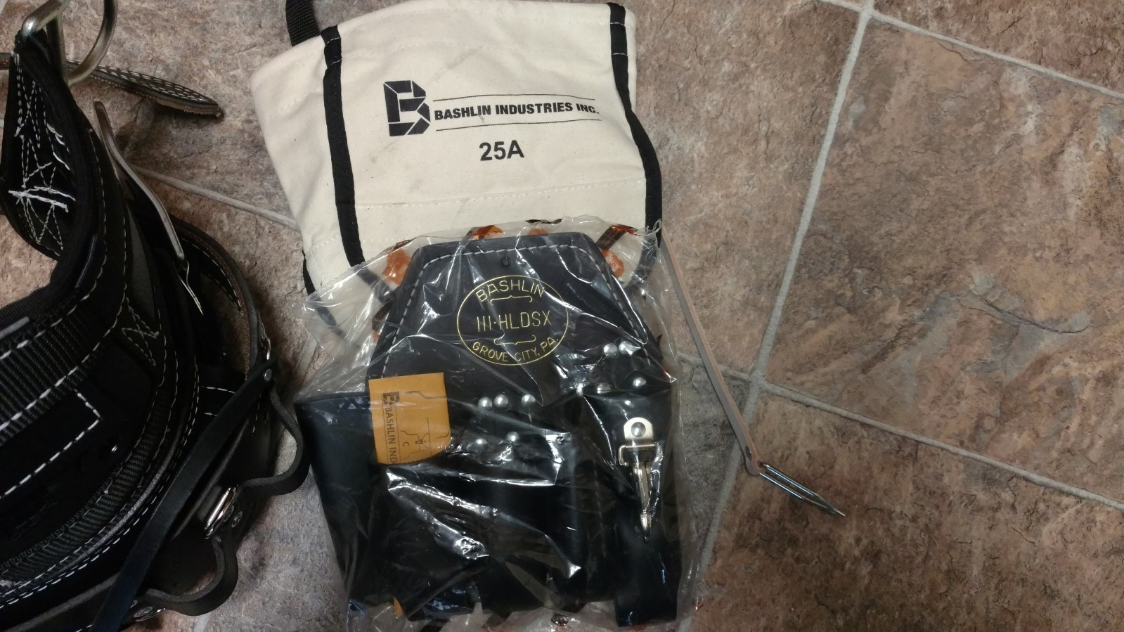 Bashlin lineman belt 88ux4dcc size D23 with pouches