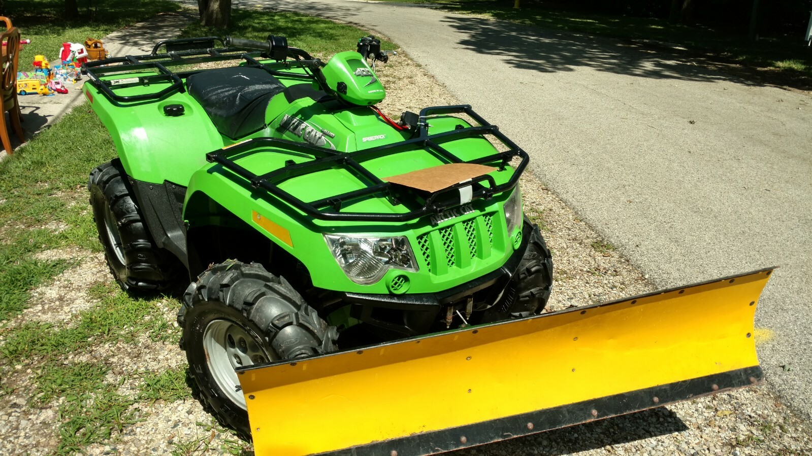 WINTER IS HERE!!! 2006 Arctic Cat 400 FIS with plow