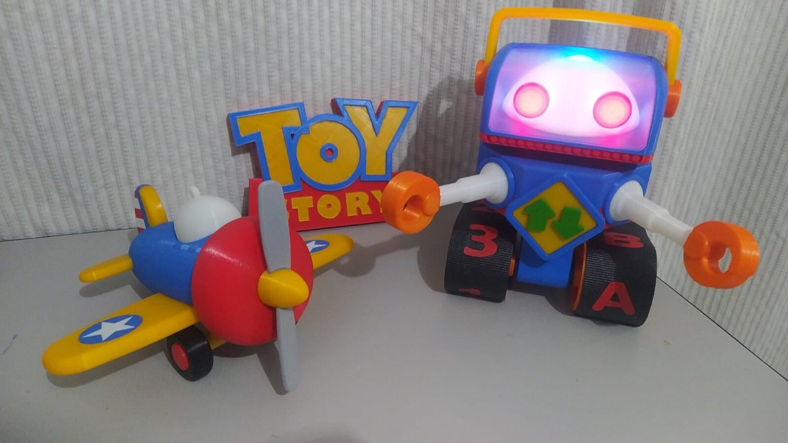 その他 Handmade by Robots Toy Story Amazon.com: Handmade by Robots Buzz Lightyear Full Size
