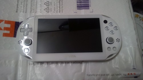 PlayStation Vita - vita ガンダム　1 711EetFd3gL._UF350,350_QL50_.jpg