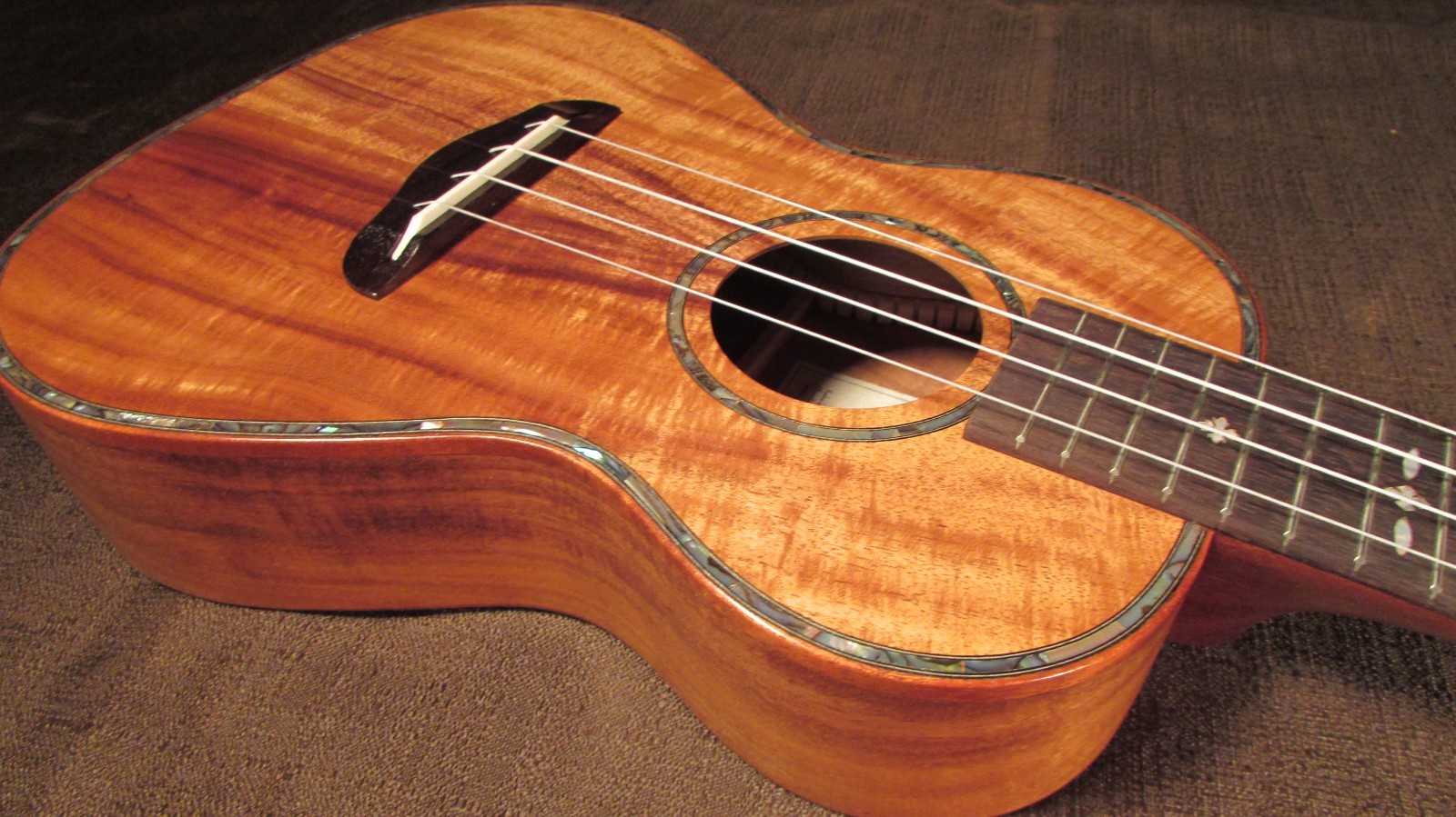 Kaka'ako Acacia Ukulele - K2 Tenor - Flamed Acacia & Abalone Shell Inlays