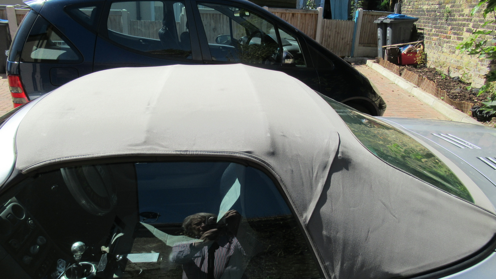 BLACK CONVERTIBLE ROOF CANVAS DYE / SOFT TOP REVIVER RESTORER COLOUR