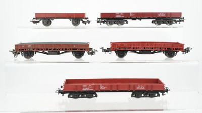 Märklin H0 Konvolut 2 Niederbordwagen 4-achsig, 3 Niederbordwagen 2-achsig DB