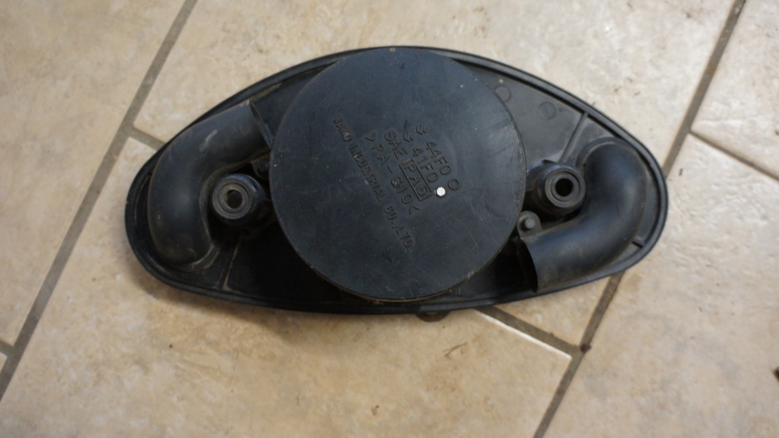 01-04 Suzuki VL800 Volusia Air Cleaner Filter Housing 13780 01-04 Suzuki VL800 Volusia Air Cleaner Filter Housing 13780