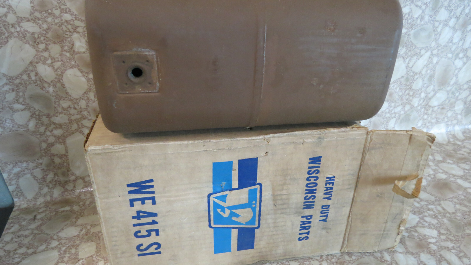 NOS OEM Wisconsin AENL Fuel Gas Petro Tank Assembly with Cap WE414SI